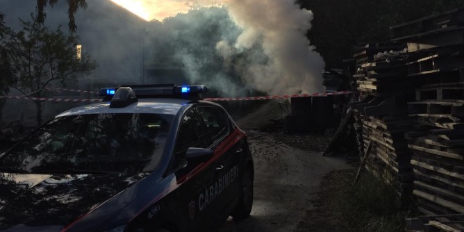 Attentato a Siniscola: in fumo trattori e rimorchi