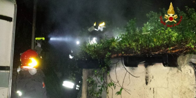 Porto Torres: incendio nella notte