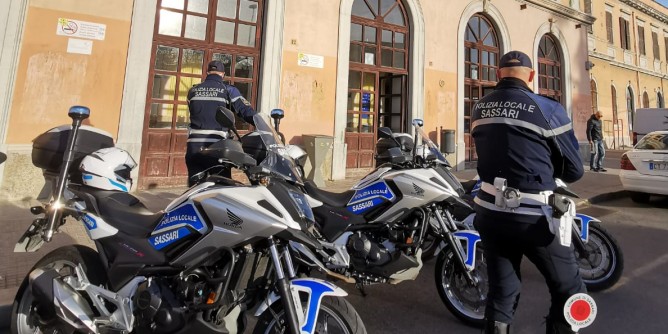 Tre denunce e 130 controlli in un giorno a Sassari