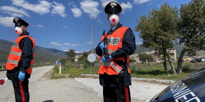 Evade dai domiciliari: <i>sorpreso</i> dai Carabinieri