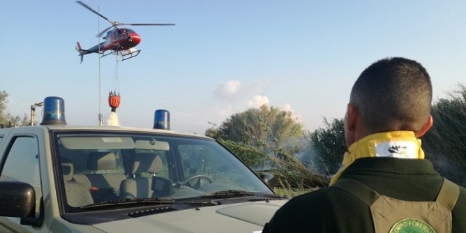 5 incendi nell´Isola: elicottero ad Arborea