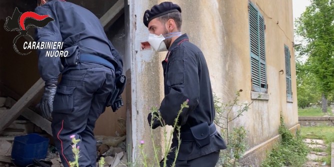 Rapine ai portavalori: perquisizioni nell´Isola