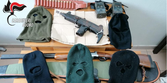 Fucili e passamontagna: sequestri a Lanusei