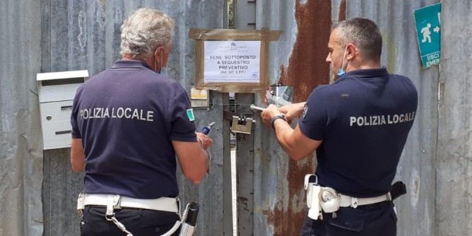 Officina abusiva e discarica: sequestro a Sassari