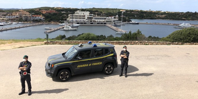 Truffa ai danni di decine di Comuni della Sardegna