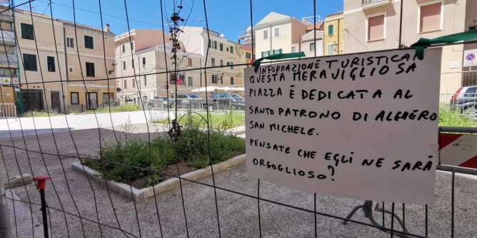 Piazza Ginnasio, cantiere abbandonato