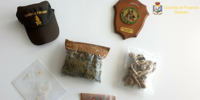 Sbarca a Olbia con <i>Mdma</i> e allucinogeni