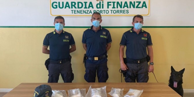 Milanese sbarca a Porto Torres con 1,5<i>kg</i> di cocaina