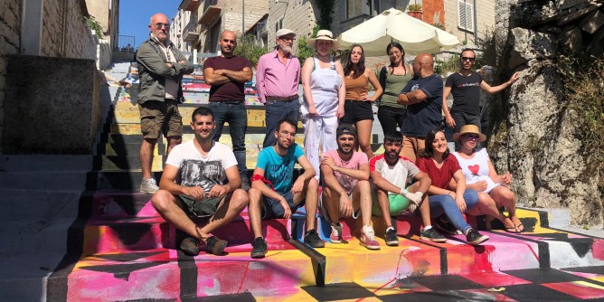 Gli allievi della Sironi arredano Buddusò