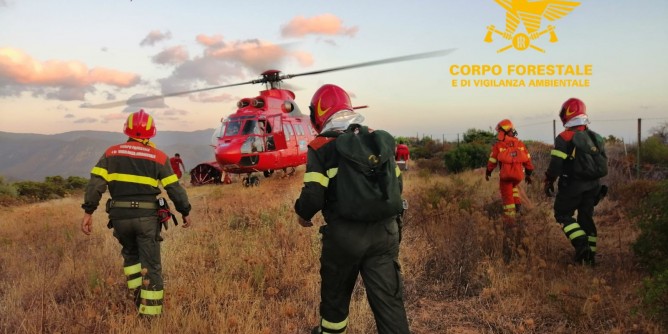 Oltre venti incendi in Sardegna