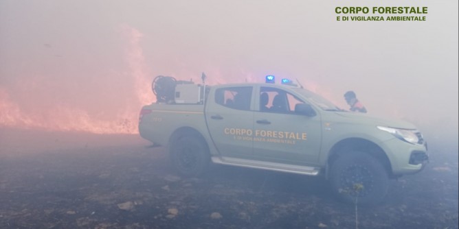 Un´altra giornata di fuoco per l´Isola