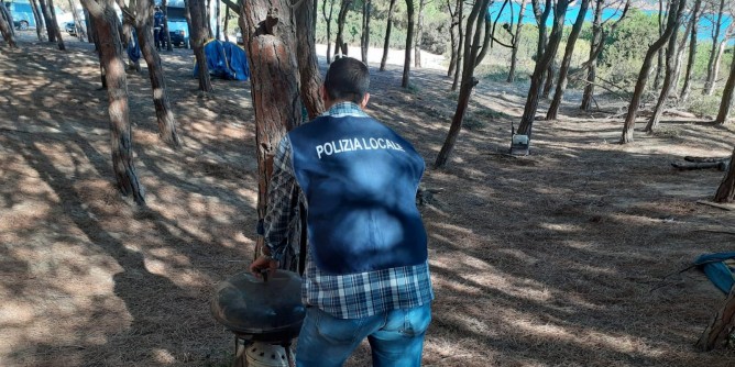 Incivili in pineta: blitz a Porto Ferro e Fiume Santo