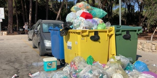 «Città sporca e maleodorante»