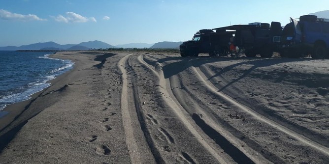 Raid <i>4x4</i> in spiaggia: turisti sanzionati
