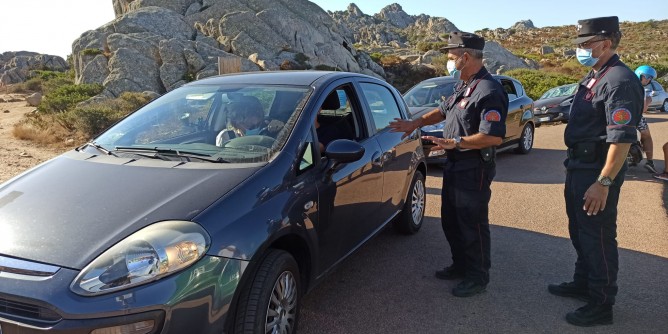 Carabinieri: controlli agli accessi di Cala Coticcio