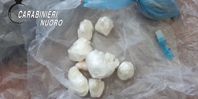 Cocaina e marijuana: 30enne <i>deferito</i> a San Teodoro