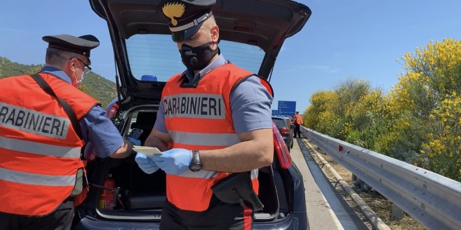 Tortolì: sballato al volante, investe un pedone