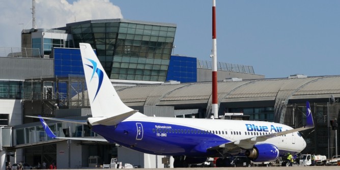 Blue Air sbarca a Cagliari: water arch