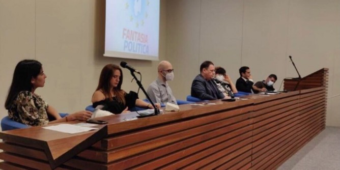 E´ nata Fantasia politica