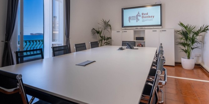 <i>Red Donkey</i>, il nuovo coworking di Alghero 