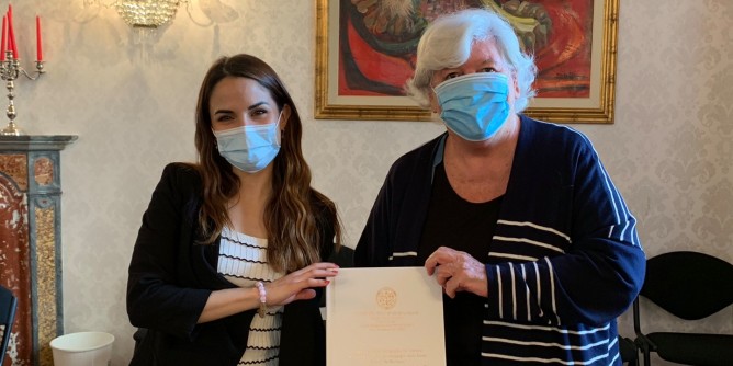 Prima tesi di laurea su Stanze rosa