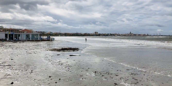 Pulizia spiagge Alghero anche dinverno nel nuovo appalto