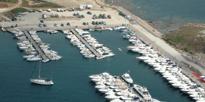 Nuovo distributore al Marina di Stintino