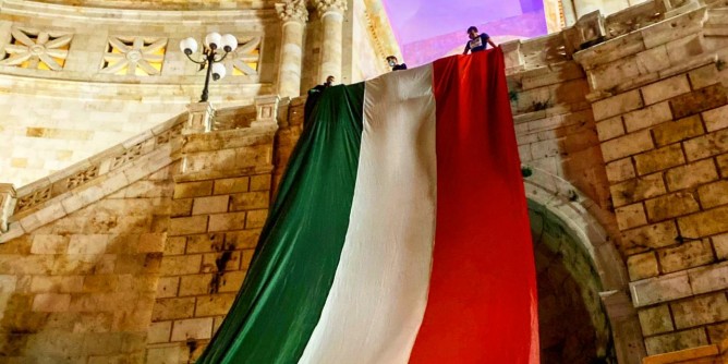 «Tricolore gigante rappresenta cittadini esasperati»