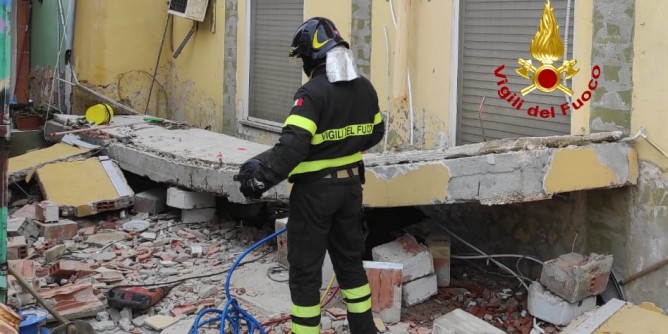 Crolla balcone, un morto a Pirri