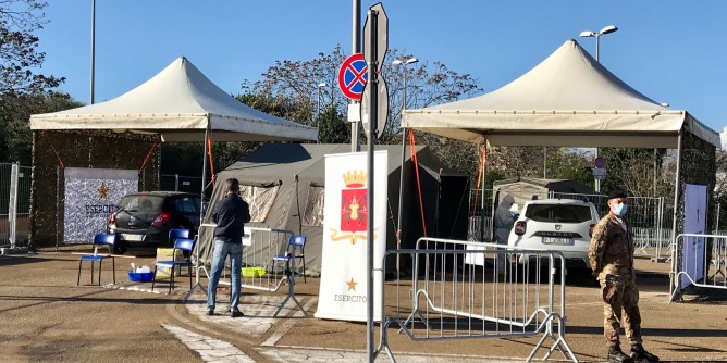 Sassari: drive through per tamponi molecolari