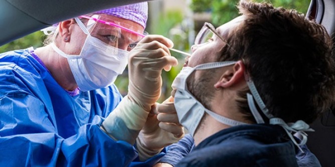 216 nuovi casi con 5 morti: positività al <i>5,14%</i>