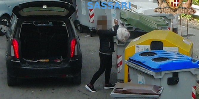 Rifiuti: foto-trappole <i>pizzicano</i> 33 incivili