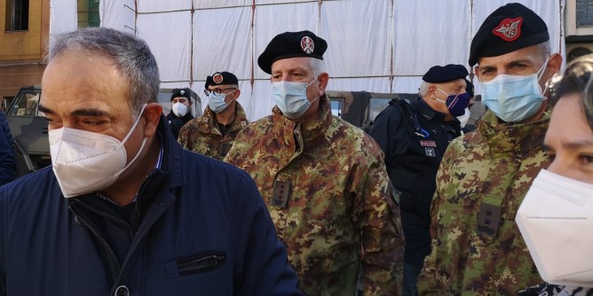 Calvisi a Bitti con le autorità locali