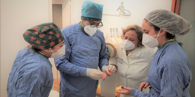 Nasce a Sassari la dentiera <i>sospesa</i>