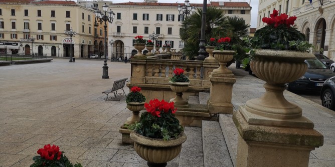 La Sardegna è in zona rossa: nuovi divieti