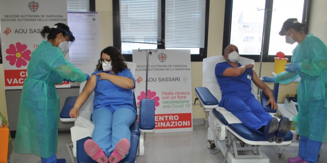 A Sassari il “vax day” degli operatori sanitari