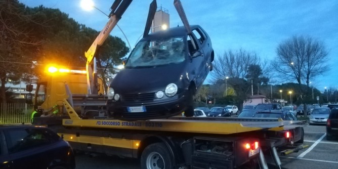 Rimozione auto abbandonate: continua la campagna di pulizia