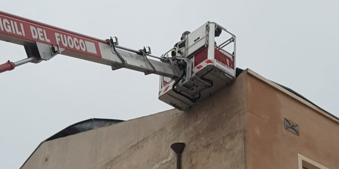 Cornicione pericolante: intervento nel centro storico