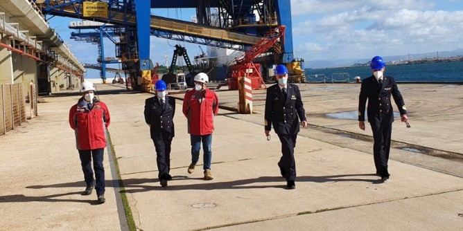 Porto Torres: il direttore marittimo in Capitaneria