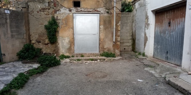 Nuovo portone per rifugio antiaereo di Via Cavour