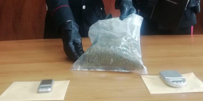 Spaccio nel centro storico: coppia arrestata a Sassari
