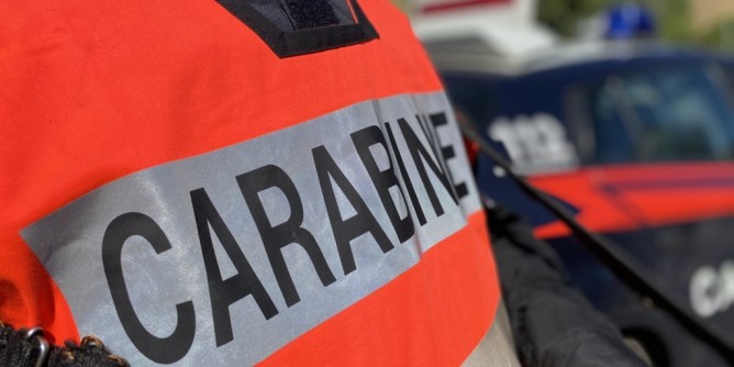 Rubano paletti di ferro: coppia denunciata