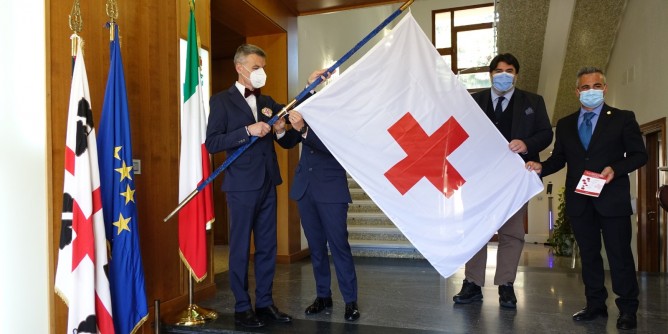 Giornata mondiale Croce rossa: bandiera a Villa Devoto