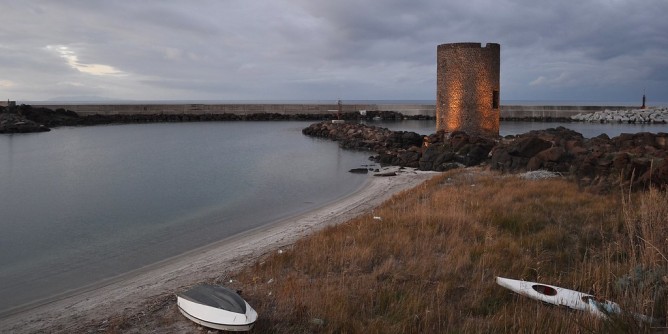 La Torre di Frigiano si illumina di viola