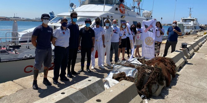 Rimozione reti <i>fantasma</i> a Porto Torres