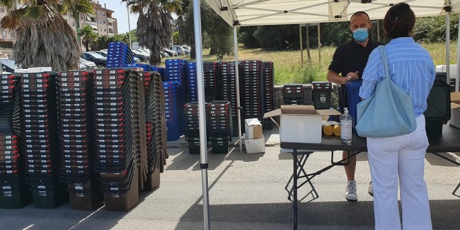 Rifiuti: nuovi stand per il ritiro <i>kit</i> a Sassari