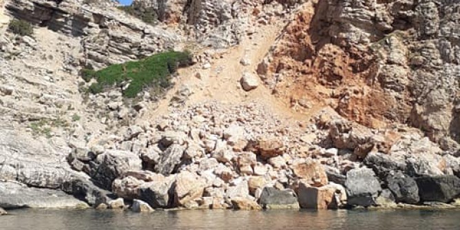 Frana Punta Giglio, navigazione vietata