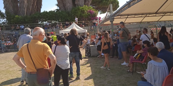 <i>Covid</i>, ristorante chiuso ad Alghero