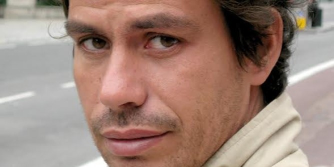 A Éntula Roberto Delogu presenta il suo libro