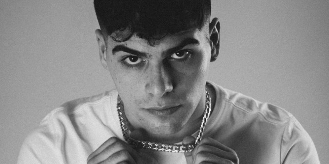 Sculer: <i>star</i> sarda di “Spotify”